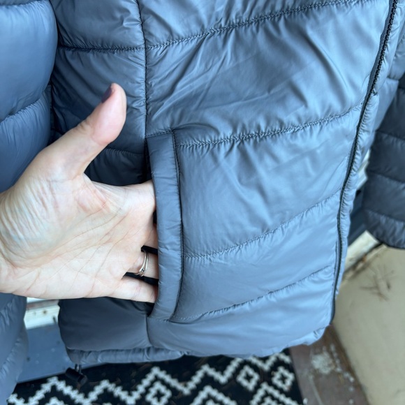 KENNETH COLE Sundance Film Festival Winter Puffer Jacket with Hood - Picture 5 of 9